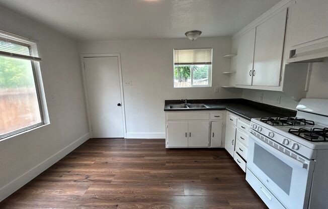1745 - 1747 Bonnie Brae Avenue Modesto