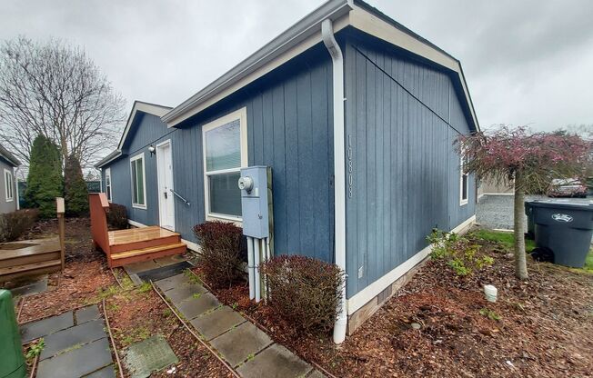 Available Now 3 bedroom, 2bath!!