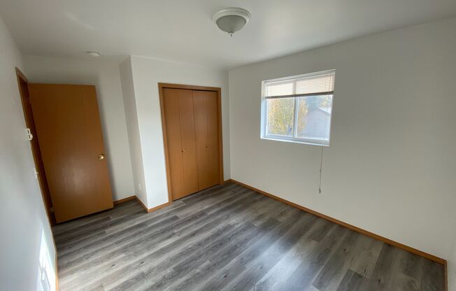 1504 N Brook Ct