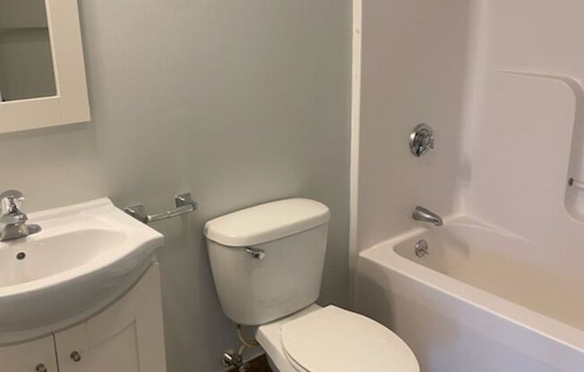 1 bed, 1 bath, 670 sqft, $1,795, Unit 113