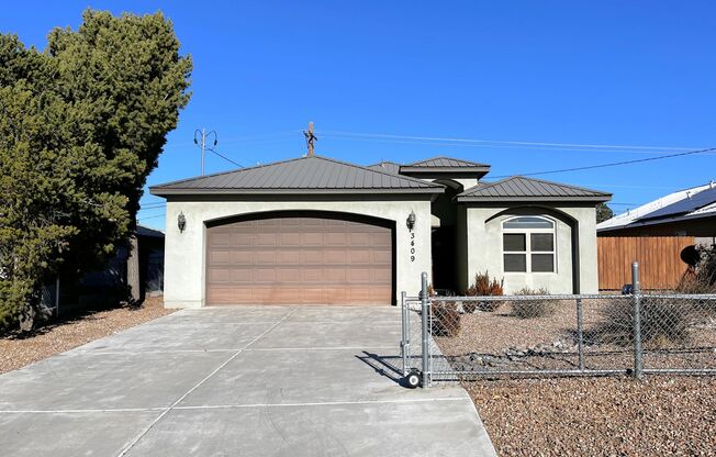 Lovely 3 Bedroom 2 Bathroom Home In NE ABQ!
