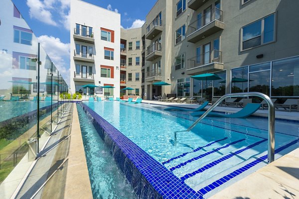 Encore Montrose Apartments in Houston