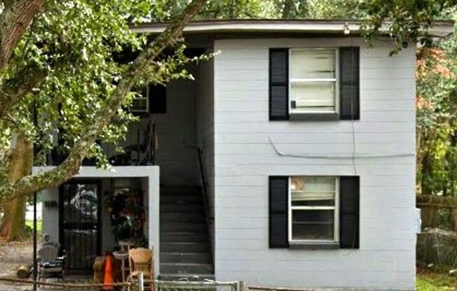 PRICE REDUCTION on this Newly Remodeled Duplex lower unit.