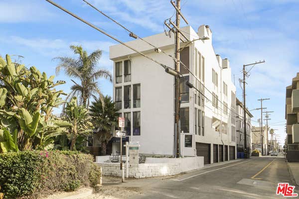 14 MAST ST