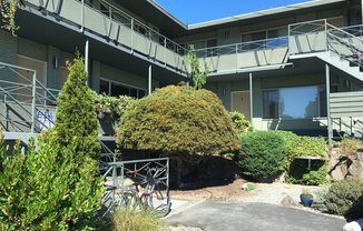 Westward Apartments