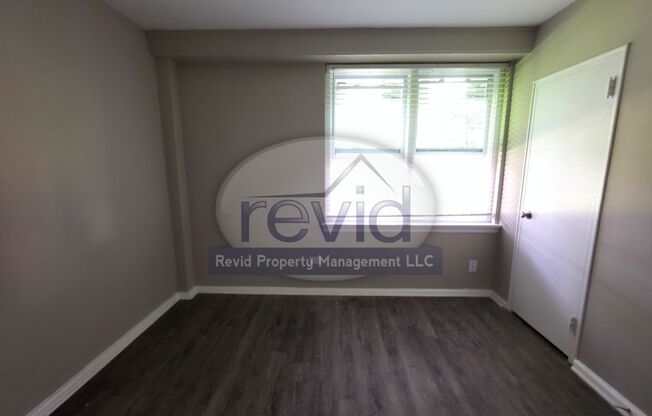 2 beds, 1 bath, 752 sqft, $995, Unit 1300-7