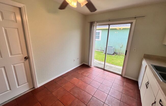 3 beds, 2 baths, $1,600