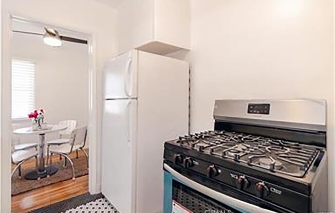 1 bed, 1 bath, 600 sqft, $2,900