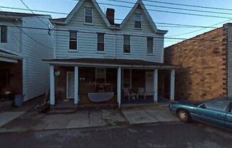 Charming two Bedroom in Sharpsburg!