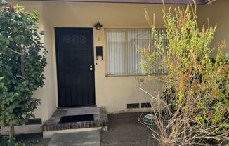 2 beds, 1 bath, 800 sqft, $2,200