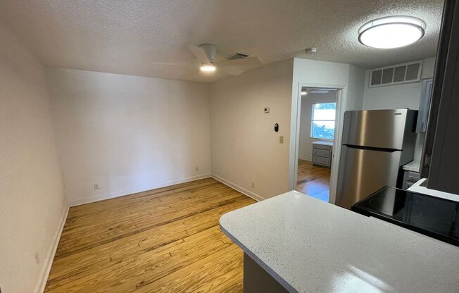 1 bed, 1 bath, $895