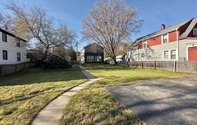 Beautiful 3 bedroom, 1 bath single family home with fenced yard and garage