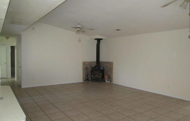 4 beds, 3 baths, $2,500