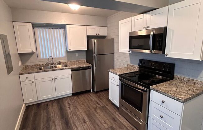 2 beds, 1 bath, 930 sqft, $1,109, Unit 009