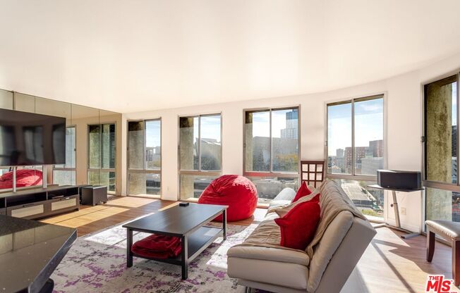 2 beds, 2 baths, 1,172 sqft, $4,550, Unit 1105