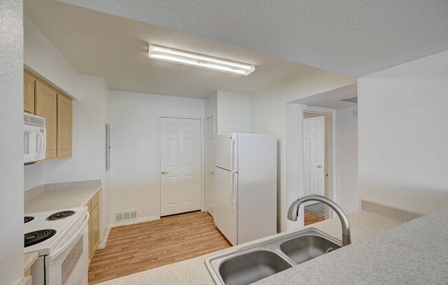 2 beds, 2 baths, $1,299, Unit # 3092