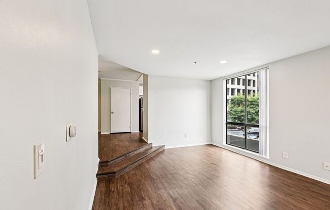 1 bed, 1 bath, 850 sqft, $2,348, Unit 104