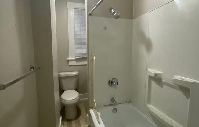 2 beds, 1 bath, $1,150