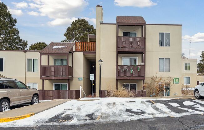 "PRICE DROP!!!!"  Stunningly Updated 1bed 1bath Townhome with Premium Finishes