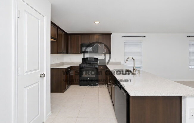 3 beds, 2 baths, 1,305 sqft, $1,945