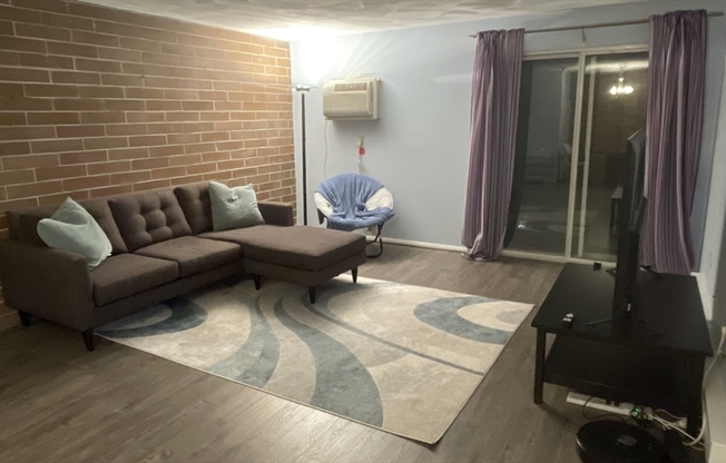 2 beds, 2 baths, 1,093 sqft, $2,400, Unit 613