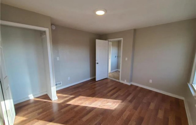 3841 ROBERTS