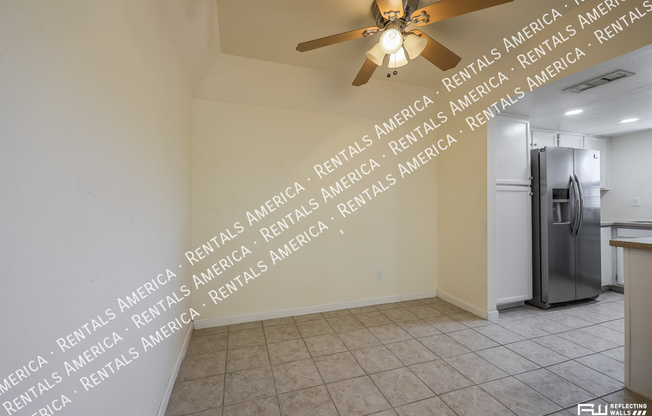 925 N COLLEGE AVE