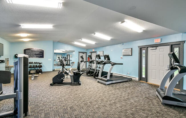fitness center at River's Edge apartments