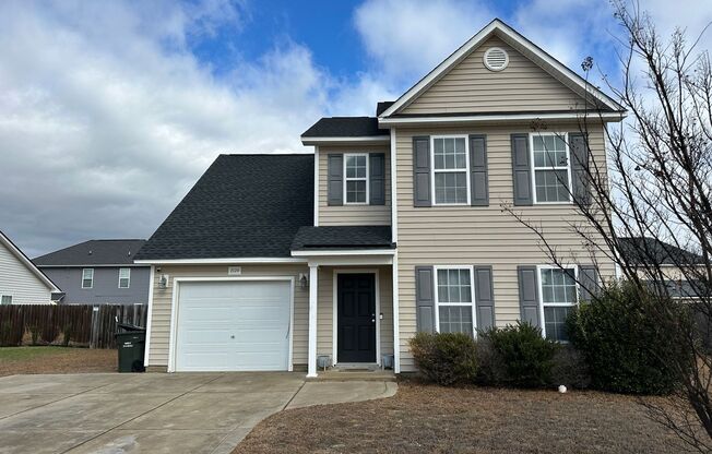 Great 2 Story 3 Bedroom, 2.5 Bath with Garage in Hope Mills!