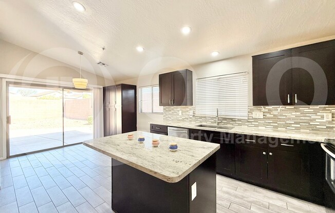 15723 N 102 ST