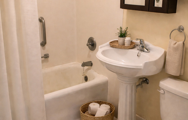 1 bed, 1 bath, 675 sqft, $1,750, Unit 307