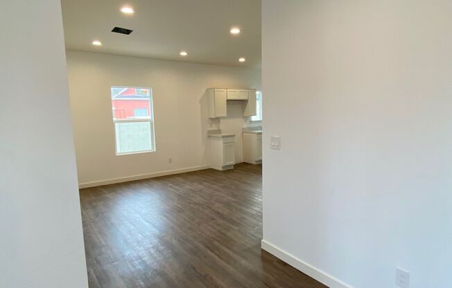 1309 W Taylor