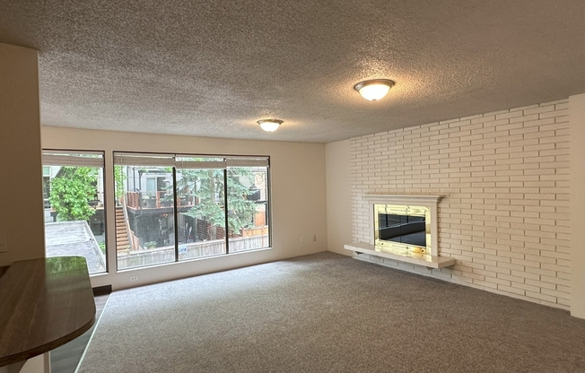 2334 B 49 AVE SW