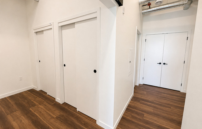 1 bed, 1 bath, 686 sqft, $1,950, Unit 116