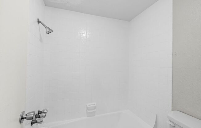 1 bed, 1 bath, 615 sqft, $900, Unit 110