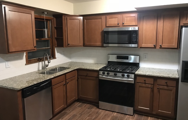 Amazing 4 Bedroom 2 Bath Home in South St. Paul!