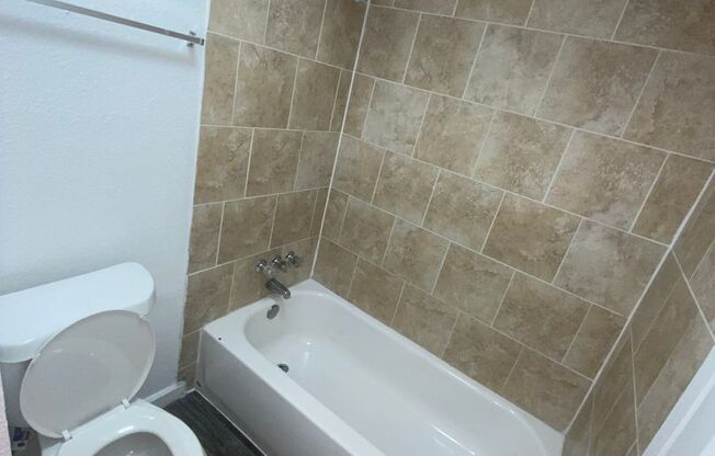 2 beds, 1.5 baths, 949 sqft, $1,450, Unit 277