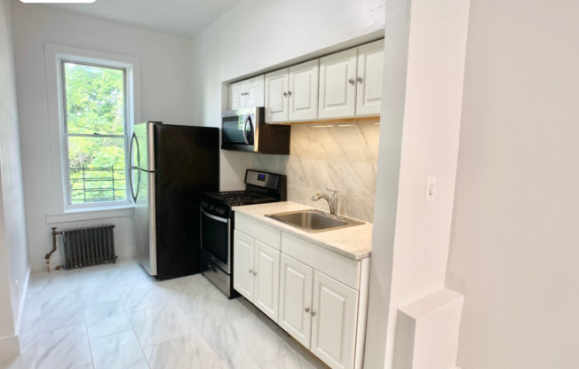 366 E 28 ST