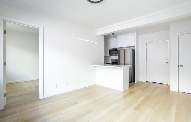 2 beds, 1 bath, 650 sqft, $2,399, Unit 112