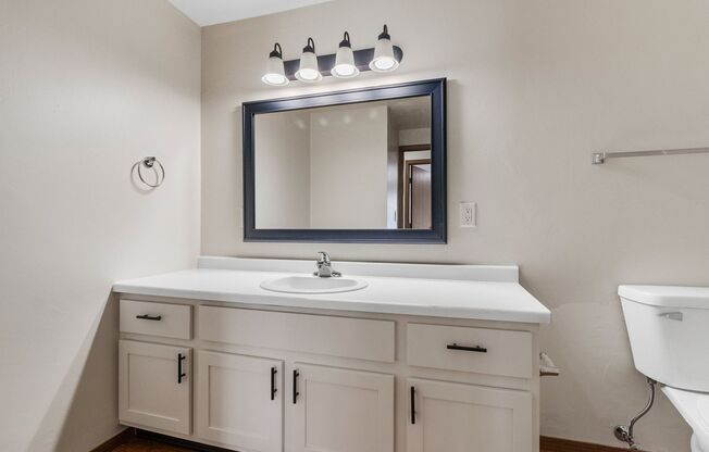 1 bed, 1 bath, 950 sqft, $1,129.99, Unit 1140-04