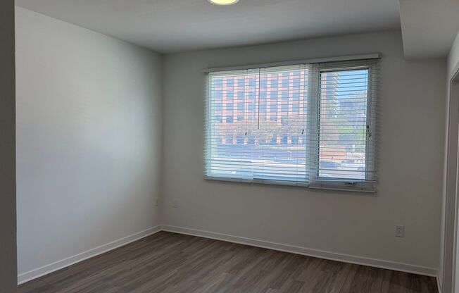 3 beds, 3 baths, 1,956 sqft, $5,300, Unit 275