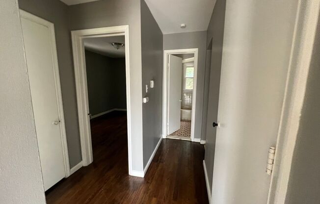 3 beds, 1 bath, $1,000