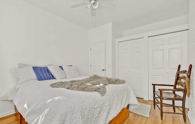 2 beds, 1 bath, $5,995, Unit 3-C