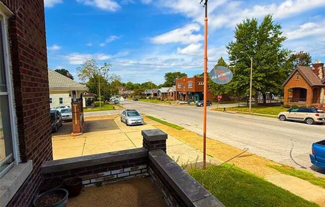 2 beds, 1 bath, 888 sqft, $1,275, Unit Arsenal Street-6328