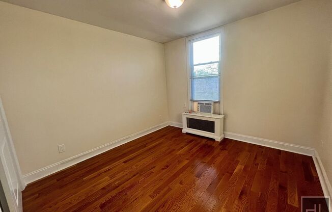 2 beds, 1 bath, 2,001 sqft, $2,900, Unit 2