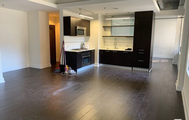 1 bed, 1 bath, 1,036 sqft, $3,149, Unit 512