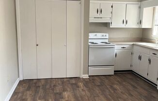 2 beds, 1 bath, $1,000, Unit I 08