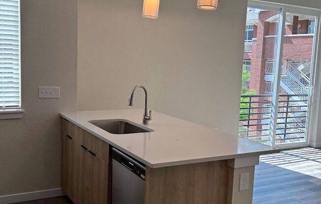 2 beds, 2 baths, 720 sqft, $1,999, Unit 820 #301