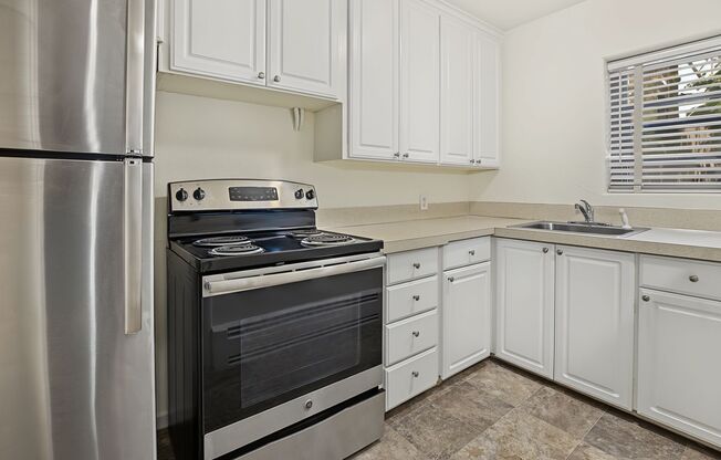 2 beds, 1 bath, 792 sqft, $1,895, Unit A212