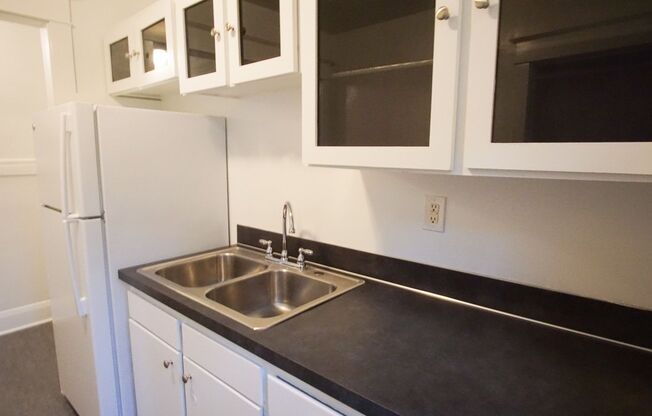 Studio, 1 bath, $1,155, Unit 16